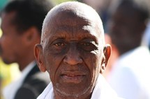 Mamadou Alasane Bâ, président du PLEJ, et de la COD : «On ne peut pas évoquer la scission de la Mauritanie, tant que tous les recours consensuels ne seront pas étudiés et appliqués» Mamadou Alasane Bâ, président du PLEJ, et de la COD : «On ne peut pas évoquer la scission de la Mauritanie, tant que tous les recours consensuels ne seront pas étudiés et appliqués»