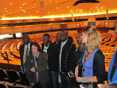 Les militants d’IRA Mauritanie et ses partenaires au rendez-vous pour une formation à Bruxelles financée par le Prix Tulipe des droits l’homme. Les militants d’IRA Mauritanie et ses partenaires au rendez-vous pour une formation à Bruxelles financée par le Prix Tulipe des droits l’homme.