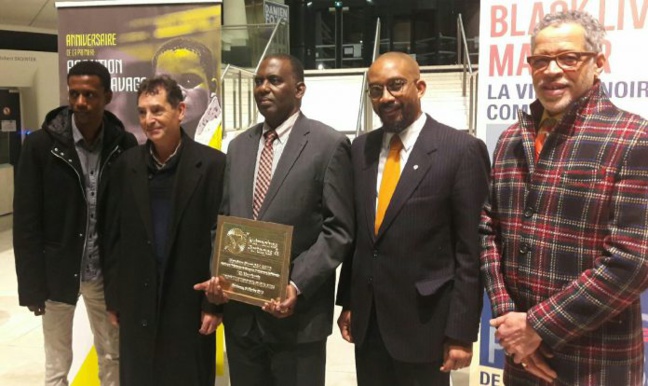 France- Biram DAH ABEID reçoit le prix « Mémoires Partagées » France- Biram DAH ABEID reçoit le prix « Mémoires Partagées »