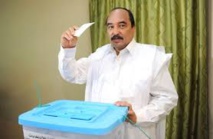 MONSIEUR LE PRESIDENT L'URGENCE EST ELLE DANS LE CHOIX DE LA COULEUR DE NOTRE DRAPEAU OU DE L'AVENIR DE NOTRE ÉCOLE EN MAURITANIE?