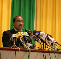 Mohamed ould Abdel Aziz "Les candidats qui parlent de fraudes sont incapables de présenter des cas concrets de fraudes ! " Mohamed ould Abdel Aziz "Les candidats qui parlent de fraudes sont incapables de présenter des cas concrets de fraudes ! "