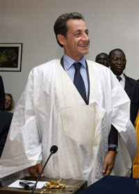 Sarkozy félicite Ould Abdel Aziz et appelle à accompagner la démocratie