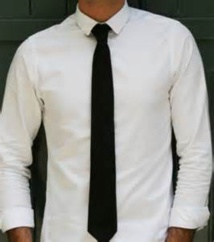 MAURITANIE : PORTER LA CRAVATE NOIRE ET LA CHEMISE BLANCHE C’EST DÉSORMAIS UN DÉLIT. QUE RESTE-T-IL DE NOS LIBERTÉS ? MAURITANIE : PORTER LA CRAVATE NOIRE ET LA CHEMISE BLANCHE C’EST DÉSORMAIS UN DÉLIT. QUE RESTE-T-IL DE NOS LIBERTÉS ?