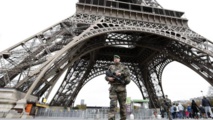 Homme au couteau à Paris. Il avoue avoir voulu s'en prendre à un militaire Homme au couteau à Paris. Il avoue avoir voulu s'en prendre à un militaire