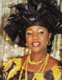 La chanteuse halpulaar Thiédel M’baye prend de l’élan: Elle sort son ...