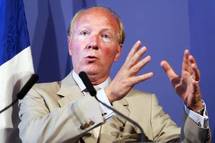 France - Renouvellement des papiers d'identité : Hortefeux veut un changement "en profondeur"