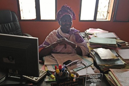 Fatimata M’Baye, avocate et présidente de l'Association mauritanienne des droits de l'homme. Nouakchott, mars 2017. © Eric Goldstein/Human Rights Watch Fatimata M’Baye, avocate et présidente de l'Association mauritanienne des droits de l'homme. Nouakchott, mars 2017. © Eric Goldstein/Human Rights Watch