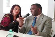 En images : présentation du livre écrit par l'écrivaine Italo-grecque Maria Tatsos sur Biram Dah Abeid En images : présentation du livre écrit par l'écrivaine Italo-grecque Maria Tatsos sur Biram Dah Abeid