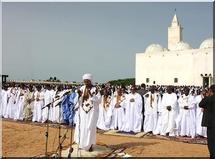 Le Président de la République assiste à la prière de la fête d'El Fitr à l'ancienne mosquée de Nktt