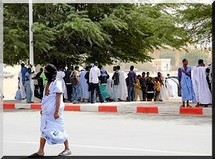 La police occupe la place des blocs rouges et la coordination du 25 mars met en garde contre la répression.