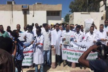 Les médecins protestent contre le recrutement limité à la fonction publique Les médecins protestent contre le recrutement limité à la fonction publique