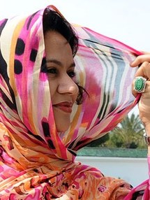 Diplomatie : la chute d' un crieur.