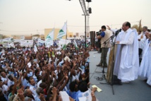 Aziz coupe l’herbe sous les pieds des députés favorables au 3é mandat Aziz coupe l’herbe sous les pieds des députés favorables au 3é mandat