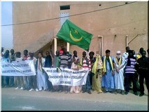 Des jeunes manifestent devant le centre d’état civil de Sebkha - [Reportage Photos]