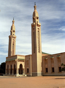 L’appel à boycotter les mosquées que dirigent des imams maures blancs qui refusent de condamner l’esclavage et le racisme.