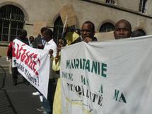 MANIFESTATION DEVANT LE SIÈGE DE L'UNESCO A PARIS DES REPRÉSENTANTS DE L'OPPOSITION MAURITANIENNE 