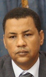 Affaire de la SNDE :les indiscretions du ministre de l' hydraulique . Affaire de la SNDE :les indiscretions du ministre de l' hydraulique .
