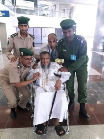 Sanction de trois gendarmes, pris en photo avec un prédicateur