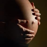 Guinée : une femme porte un enfant depuis plus de cinq