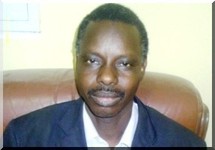 Kane Mamadou El Housseïn président de Covire à l’accueil du dernier contingent de rapatriés du Sénégal.