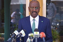 Le bouclage des villes de Nouakchott et de Kaédi ne veut dire pas qu’elles sont endémiques (ministère de l’Intérieur) Le bouclage des villes de Nouakchott et de Kaédi ne veut dire pas qu’elles sont endémiques (ministère de l’Intérieur)