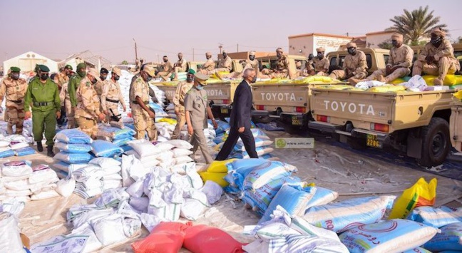 Mauritanie : l’armée procède à la distribution d’aires alimentaires à 20.000 familles Mauritanie : l’armée procède à la distribution d’aires alimentaires à 20.000 familles