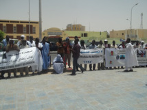 Sit-in organisé par IRA et soutenu par TPMN et SOS-Esclaves! Mardi 07aout 2012!