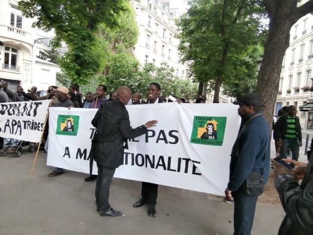 Manifestation devant le parlement français pour dénoncer l’enrôlement en cours à Paris  le mardi 14 mai 2013 (Photos)