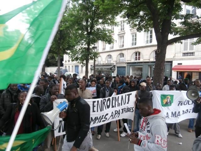 Manifestation devant le parlement français pour dénoncer l’enrôlement en cours à Paris  le mardi 14 mai 2013 (Photos)