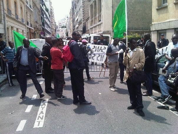 Sit-in du mercredi 26 juin 2013 devant l’ambassade de Mauritanie à Paris (Photos)
