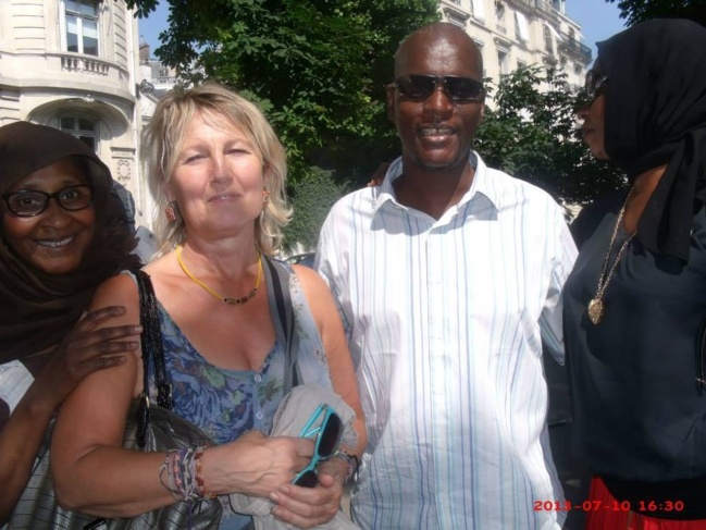 Les Mauritaniens manifestent devant  l'Assemblée Nationale Française le mercredi 10 juillet à Paris (Photos)