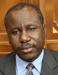 Le ministre de la justice reconnait sa servilité à la famille Ehl Khou