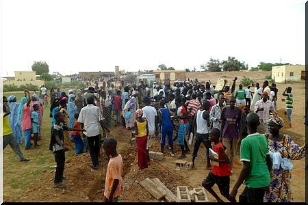 Boghé : Manifestation des jeunes contre une attribution de terrain à Tiviski de Nancy Abdarrahmane (PhotoReportage)