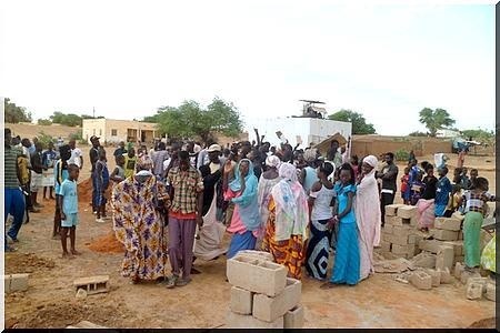 Boghé : Manifestation des jeunes contre une attribution de terrain à Tiviski de Nancy Abdarrahmane (PhotoReportage)