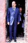 Ould Abdel Aziz visite à la Maison des esclaves ...Les réfugiés se manifestent Ould Abdel Aziz visite à la Maison des esclaves ...Les réfugiés se manifestent