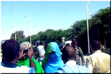 Marche des jeunes du RFD pour 'faire échouer élections'  (Reportage Photo)