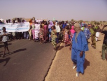 Marche des rapatriés du Sénégal et du Mali : Un marcheur percuté par une voiture Marche des rapatriés du Sénégal et du Mali : Un marcheur percuté par une voiture