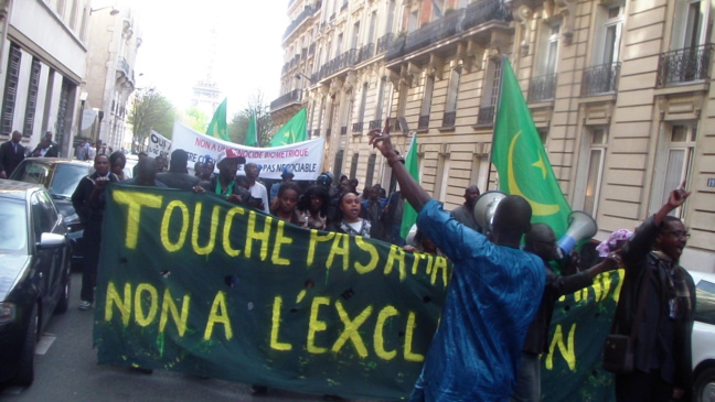 SIT-IN DU  Jeudi 22 Mai 2014 A PARIS  devant le Métro Porte  Dauphine  Ligne 2
