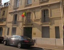 Paris: Le calvaire des réfugiés africains au consulat du Sénégal Paris: Le calvaire des réfugiés africains au consulat du Sénégal