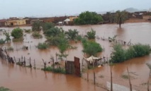 Akjoujt : l’hôpital de la ville noyé sous les eaux de pluie et des quartiers de la ville enclavés