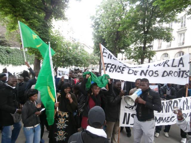 SIT-IN DU  Jeudi 31 Juillet 2014 A PARIS  devant le Métro Porte  Dauphine  Ligne 2