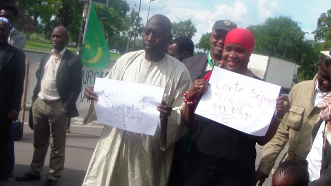 Sit-in devant l'ambassade de la Mauritanie à Paris ce jeudi 14 août (vidéos photos) Sit-in devant l'ambassade de la Mauritanie à Paris ce jeudi 14 août (vidéos photos)