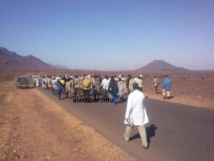 Zoueirat-Nouakchott: 700 KM de marche contre "de mauvaises conditions de travail" Zoueirat-Nouakchott: 700 KM de marche contre "de mauvaises conditions de travail"
