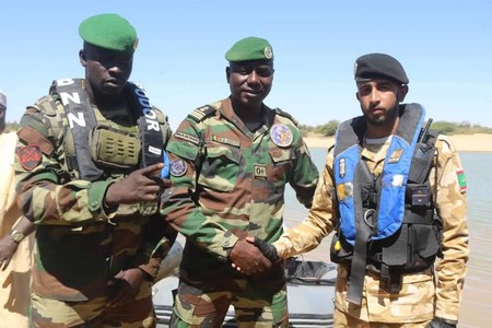 La Marine Nationale effectue des patrouilles conjointes avec la Marine sénégalaise La Marine Nationale effectue des patrouilles conjointes avec la Marine sénégalaise