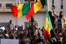 Affrontements entre policiers et manifestants le jour du procès de Sonko Affrontements entre policiers et manifestants le jour du procès de Sonko