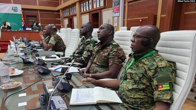 Les chefs d'état-major de la Cédéao ont défini les contours d'une "éventuelle intervention militaire" au Niger Les chefs d'état-major de la Cédéao ont défini les contours d'une "éventuelle intervention militaire" au Niger