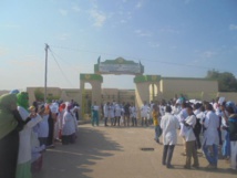 Sit-in des étudiants de Médecine en grève devant leur ministère de tutelle Sit-in des étudiants de Médecine en grève devant leur ministère de tutelle