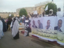 Action de protestation devant le Parlement Européen Action de protestation devant le Parlement Européen