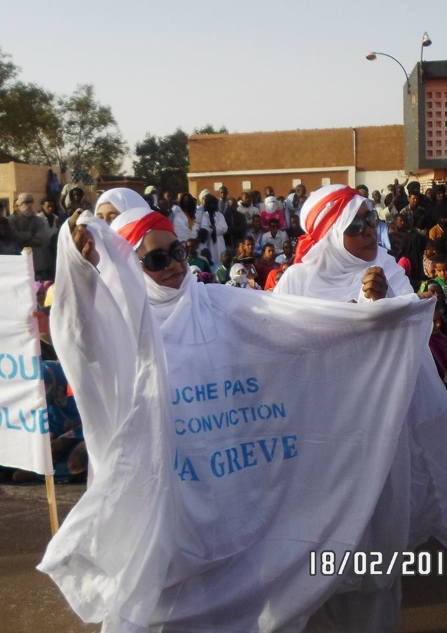 GREVE SNIM ZOUERATE : LES COULEURS ET « TOUCHES PAS A MA CONVICTION», NOUVELLE FORME D’EXPRESSION DES FEMMES !!! ( PHOTOS)