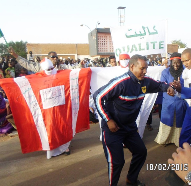GREVE SNIM ZOUERATE : LES COULEURS ET « TOUCHES PAS A MA CONVICTION», NOUVELLE FORME D’EXPRESSION DES FEMMES !!! ( PHOTOS) GREVE SNIM ZOUERATE : LES COULEURS ET « TOUCHES PAS A MA CONVICTION», NOUVELLE FORME D’EXPRESSION DES FEMMES !!! ( PHOTOS)
